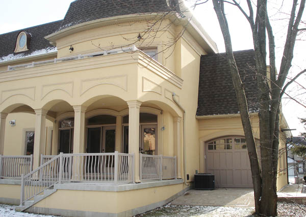 Uni-vative Designs Inc. Custom Homes